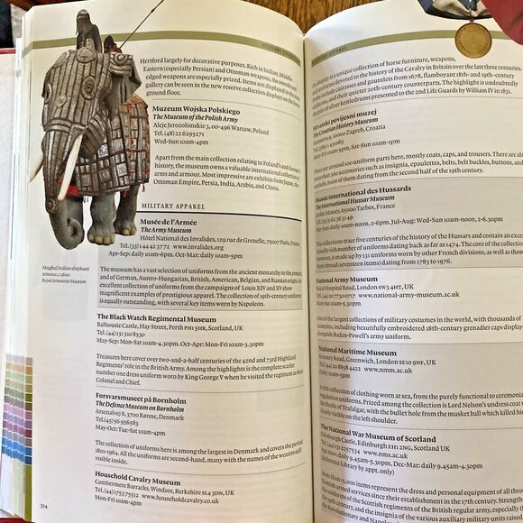 The Essential Guide to Collectibles: A Source Book 2001 with Dust Cover - Picture 9 of 12